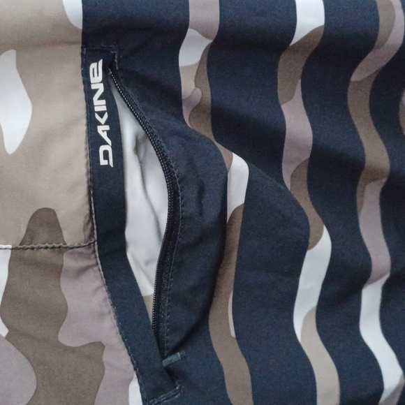 DAKINE Unlined Camo Swim Board Shorts Sz 40 - Picture 4 of 6